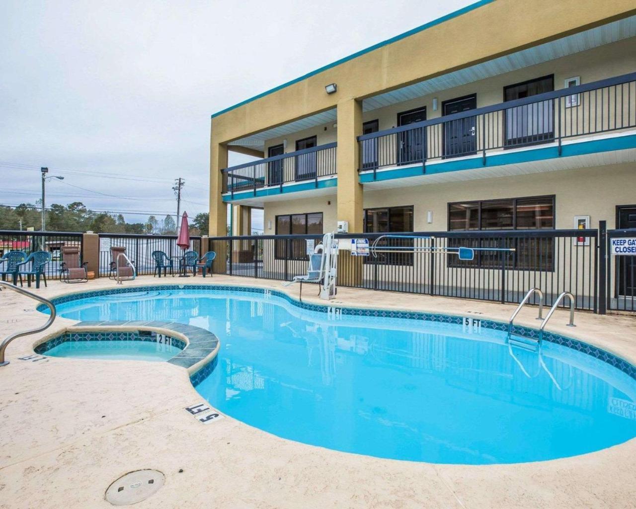 Knights Inn & Suites 格里芬 外观 照片